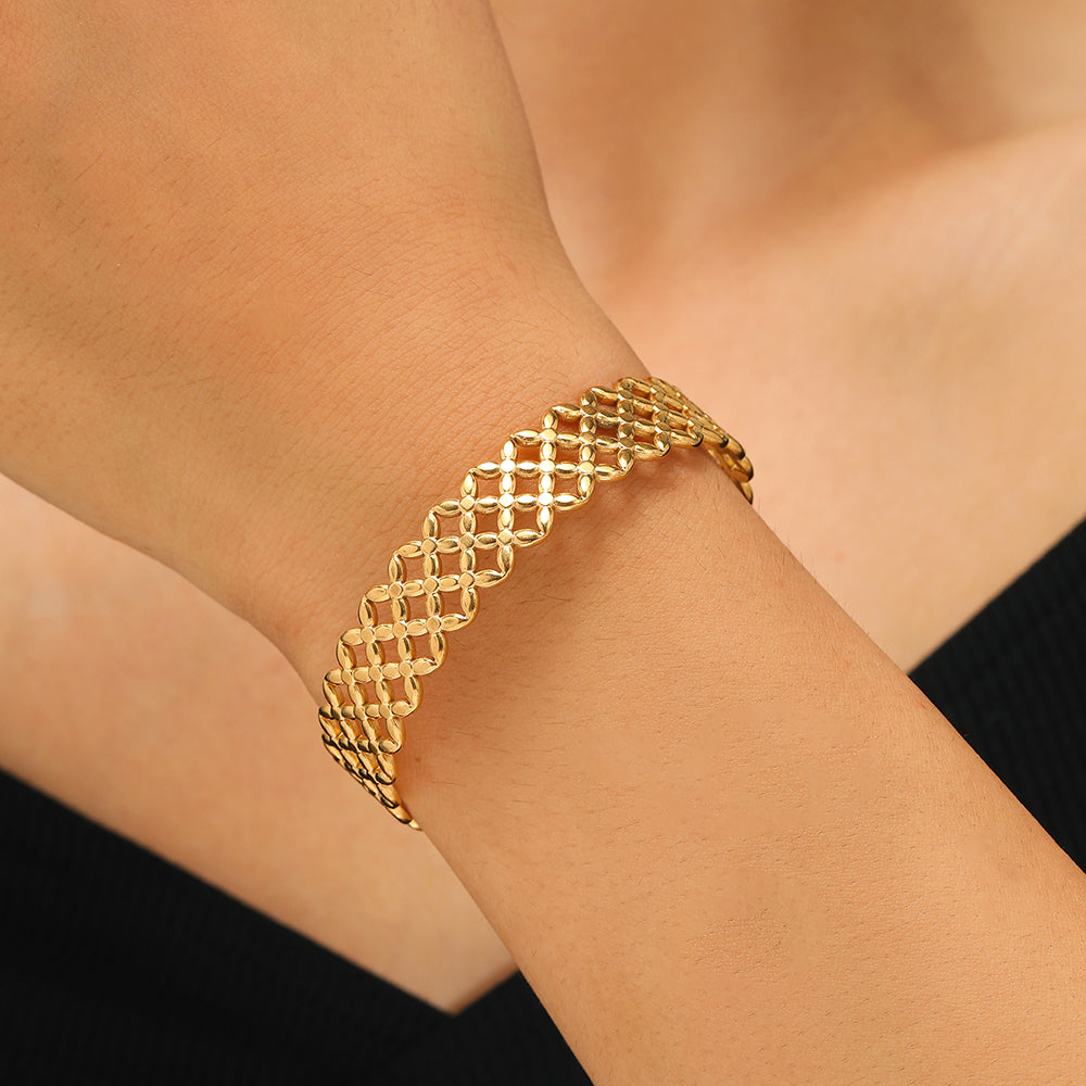 Stainless Steel Zig Zag Pattern Wide Opening Bangle