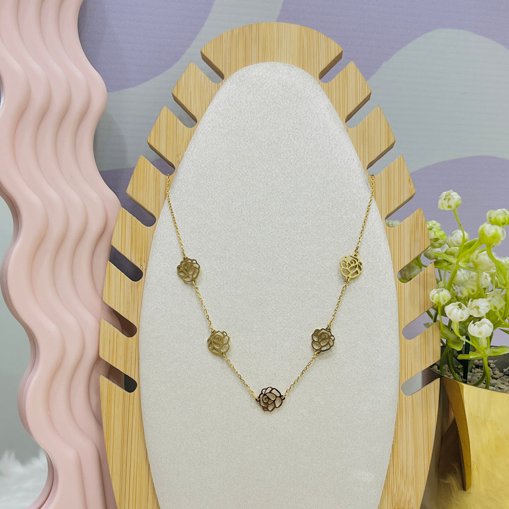 Stainless Steel 5 Roses Pendant Necklace
