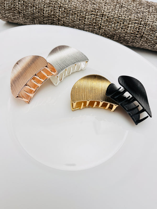 Geometric Hollow Metal Hair Mini Claw Catcher