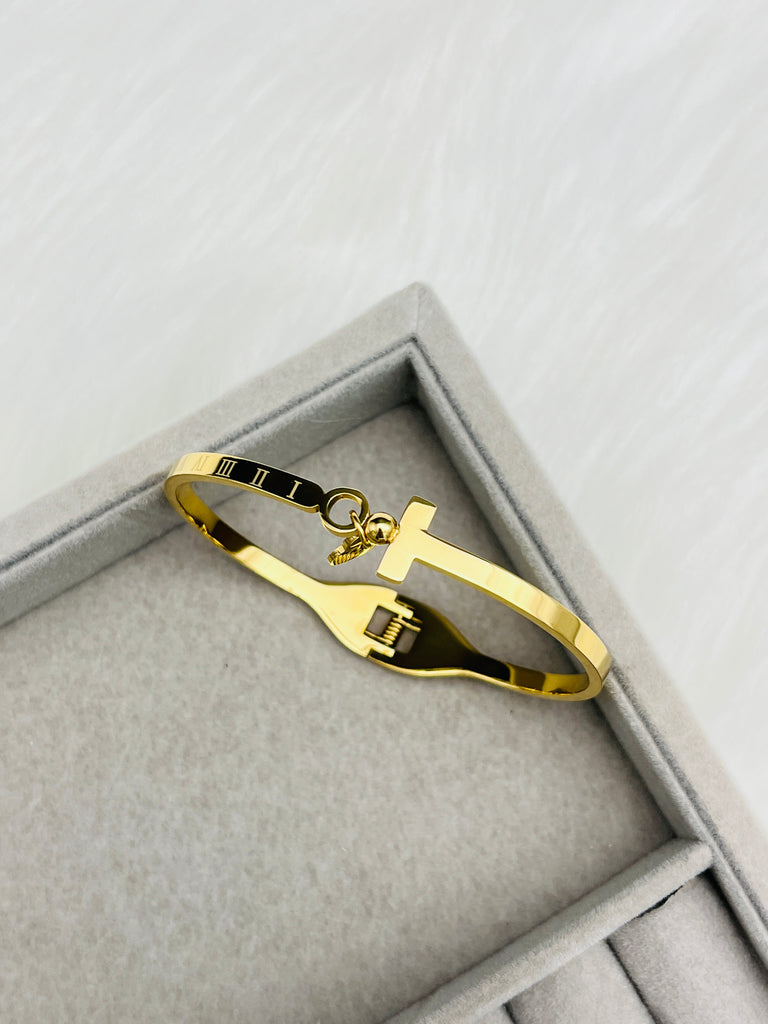 Stainless Steel Heart Golden Bracelet