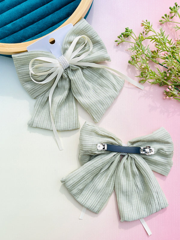 Crinkle Pearl Bow Hair Clip